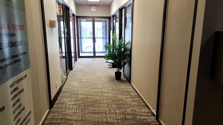 #4 - 15221 Yonge Street Property Photo 2