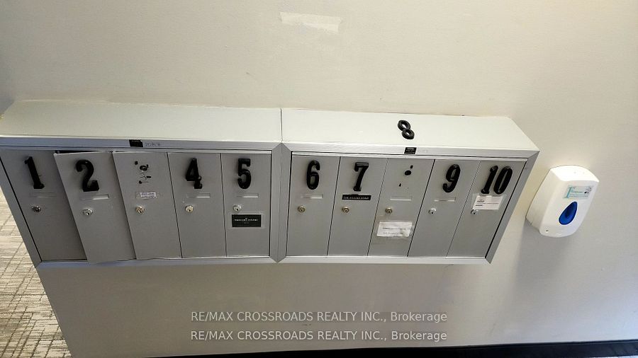 #4 - 15221 Yonge Street Property Photo 5