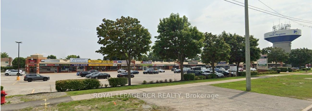 18025 Yonge St Property Photo 1