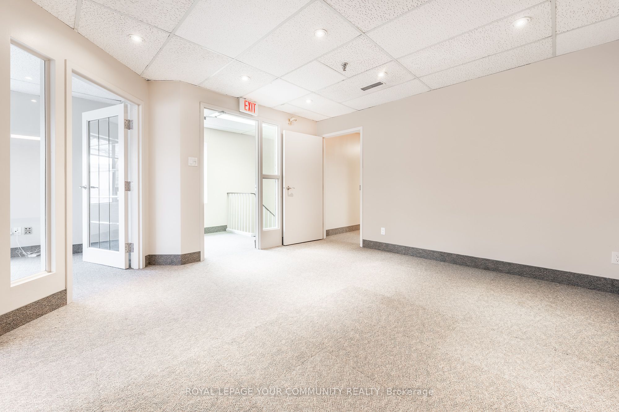 #11u - 400 Esna Park Drive Property Photo 2