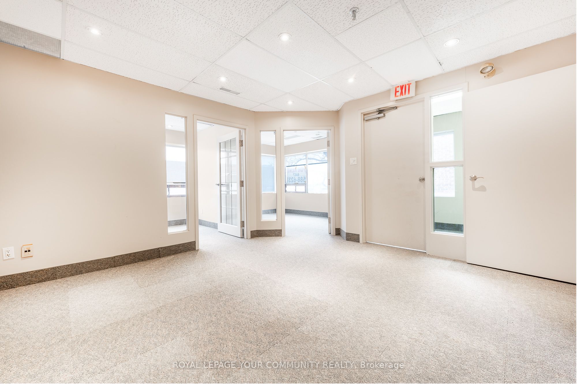#11u - 400 Esna Park Drive Property Photo 4