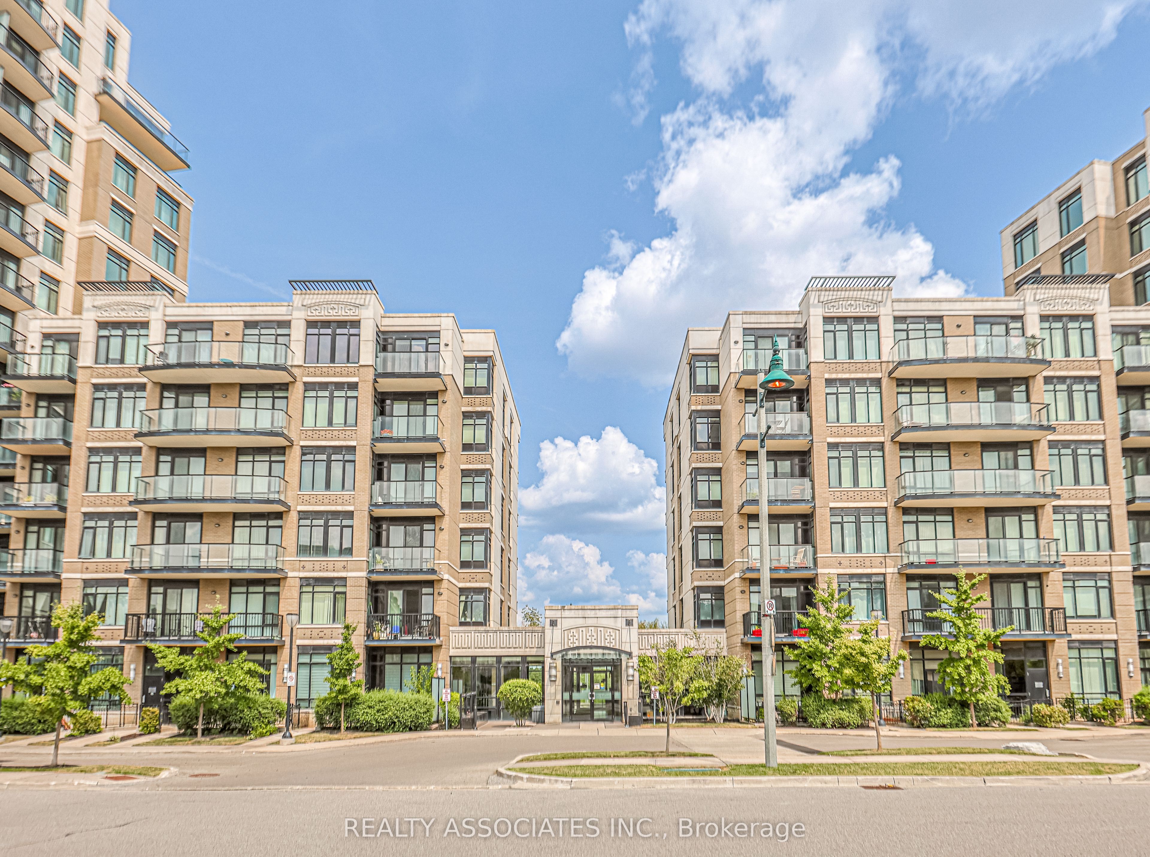 #706 - 131 Upper Duke Crescent Property Photo 1