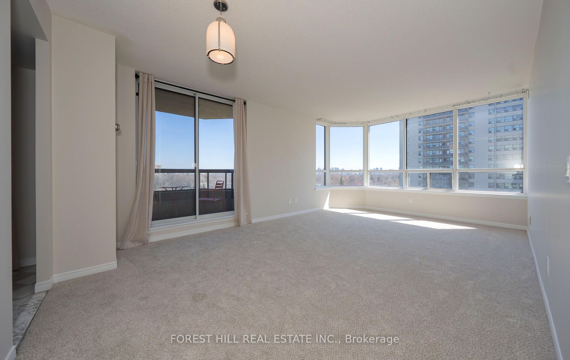 91 Townsgate Dr Property Photo 17