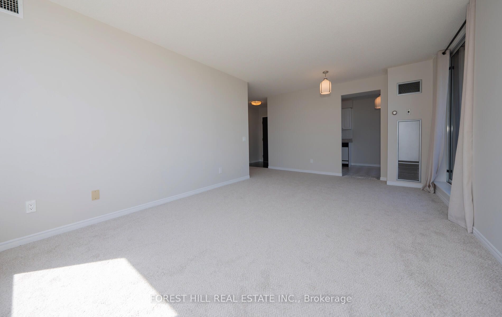 91 Townsgate Dr Property Photo 18
