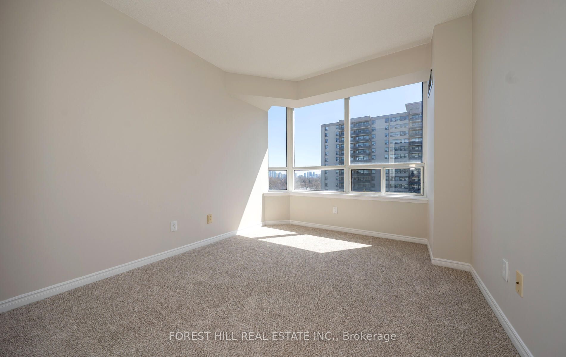 91 Townsgate Dr Property Photo 33