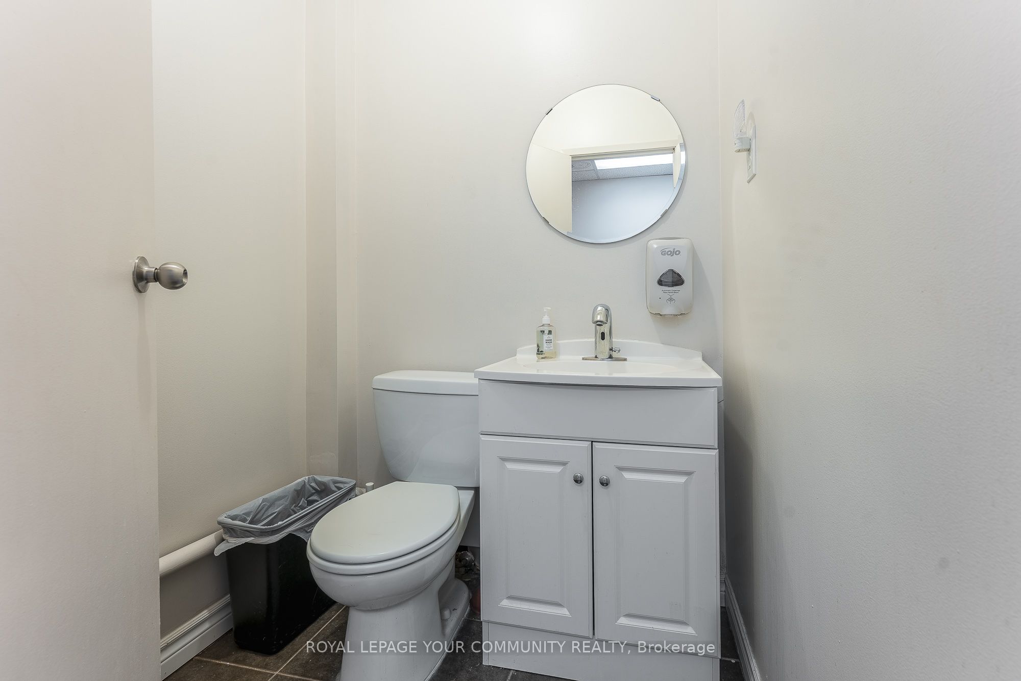 #2 - 570 Hood Road Property Photo 6