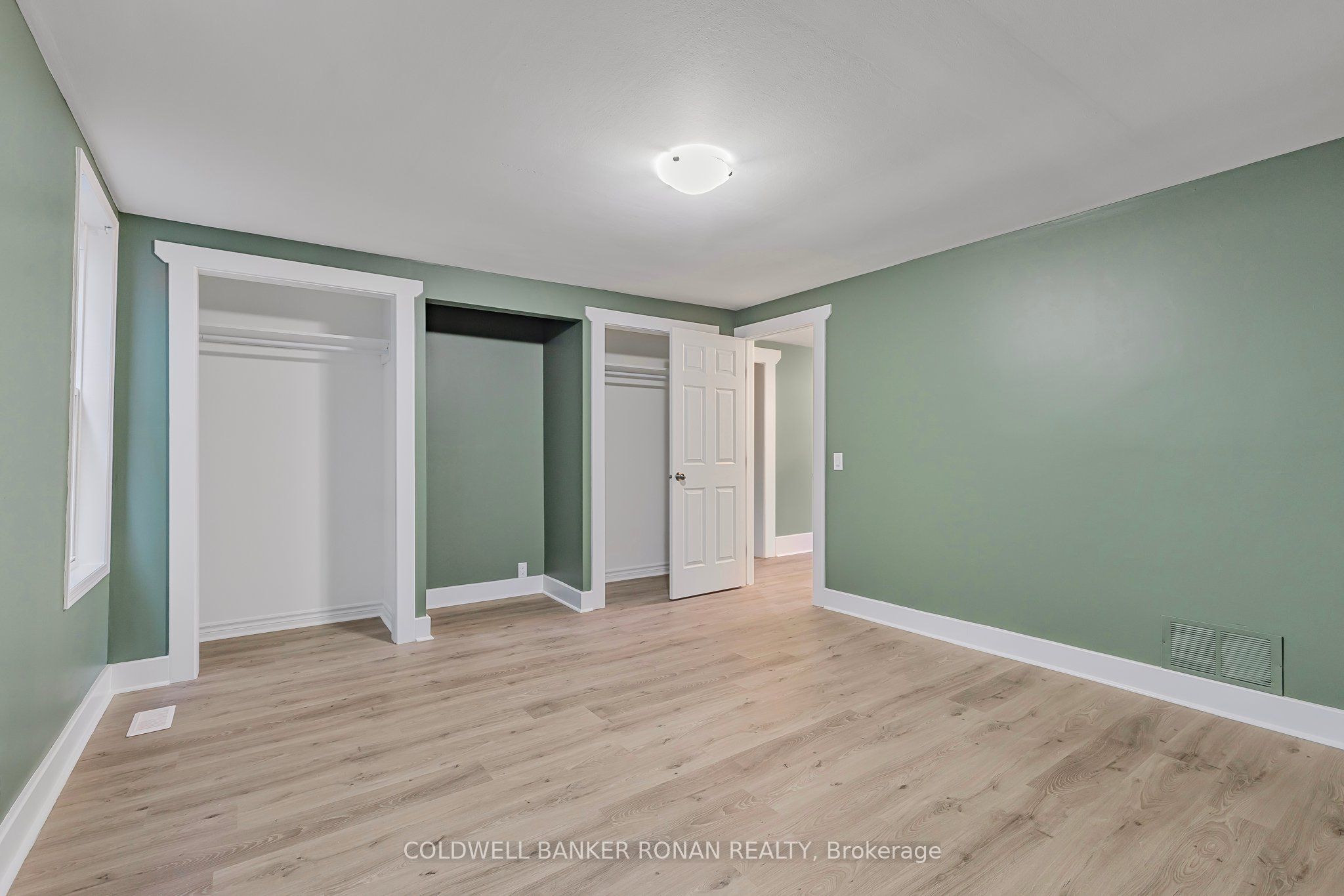 1 Property Photo 11