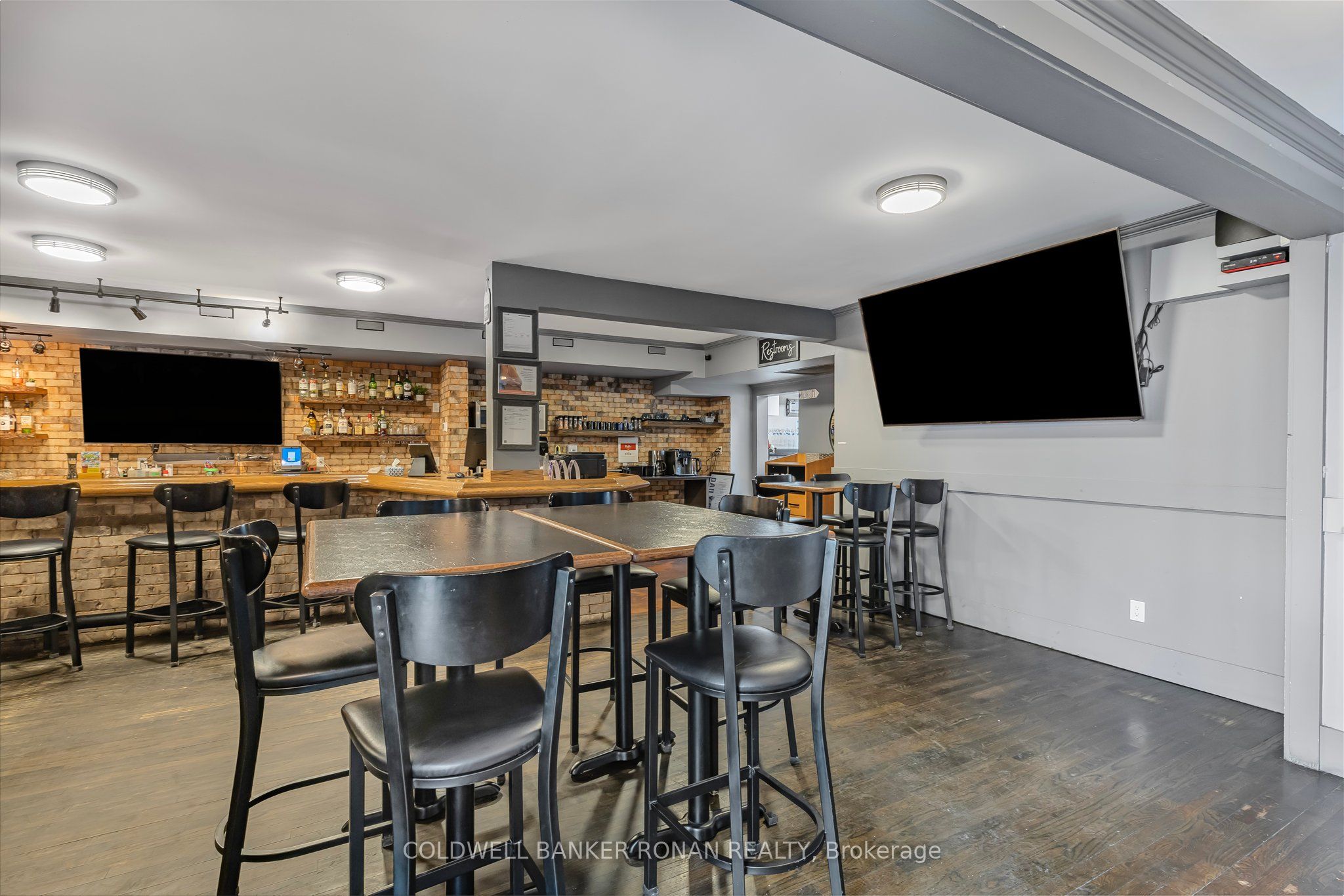 1 Property Photo 18