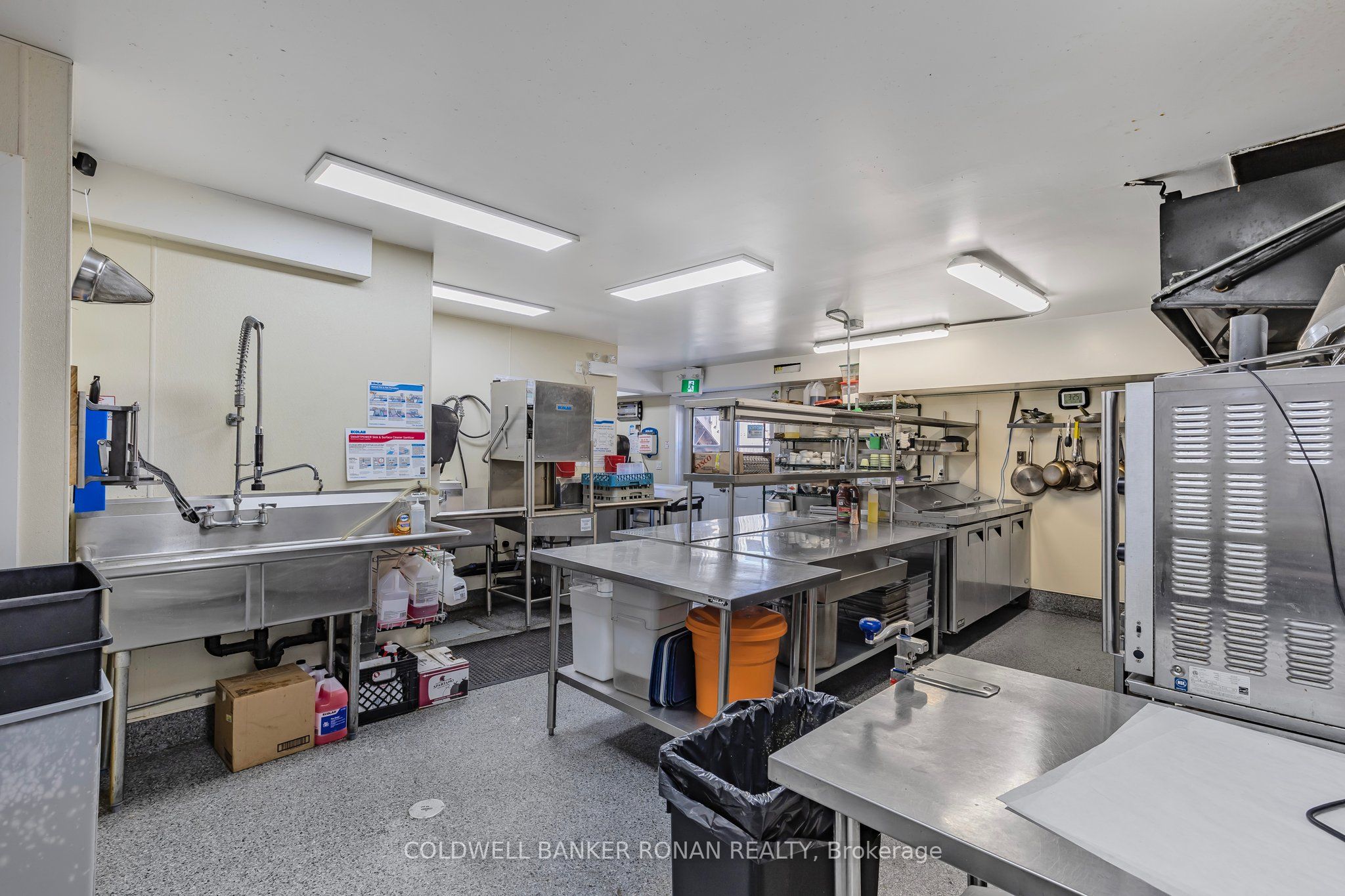 1 Property Photo 23