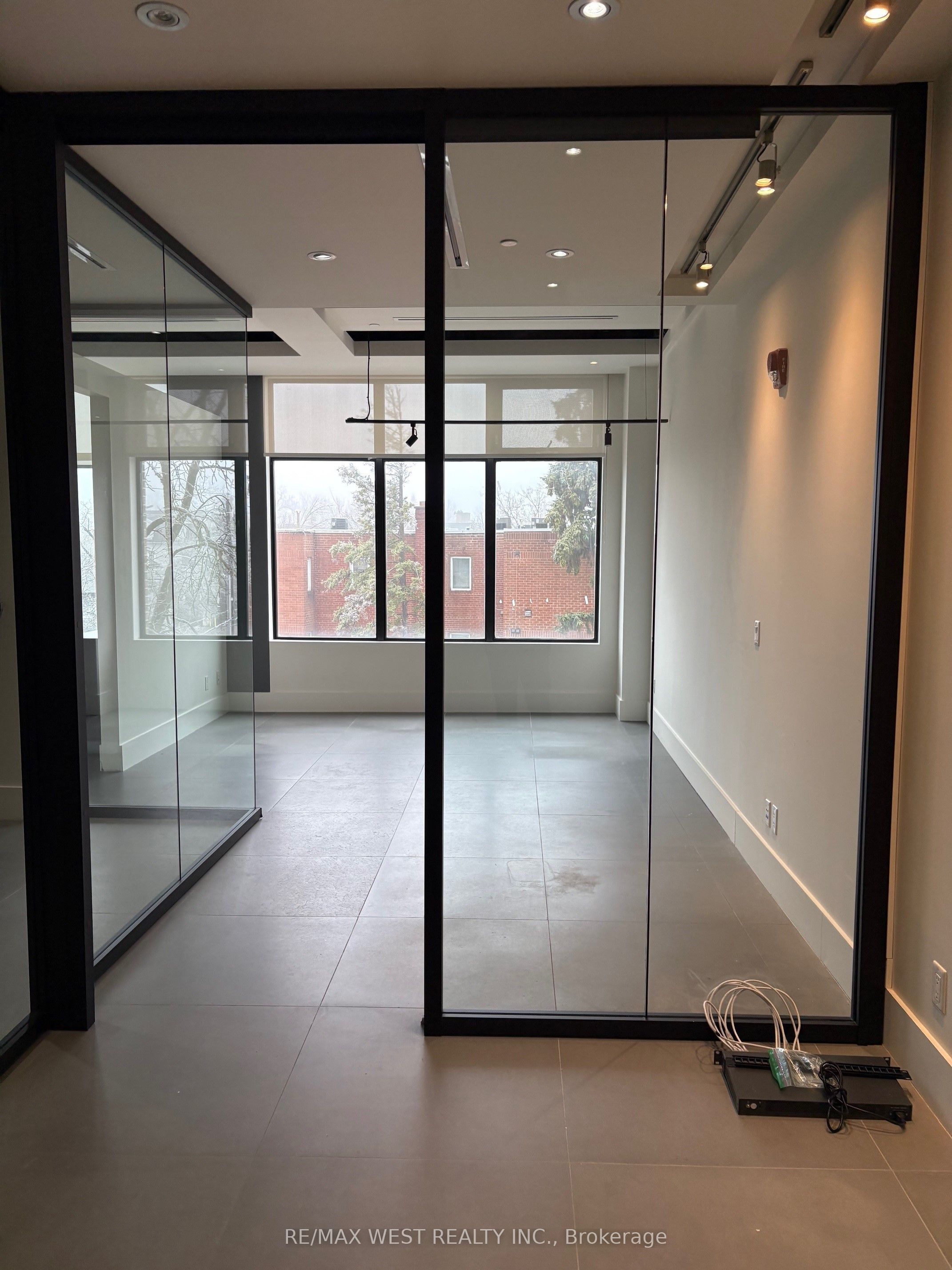 10376 Yonge St Property Photo 11