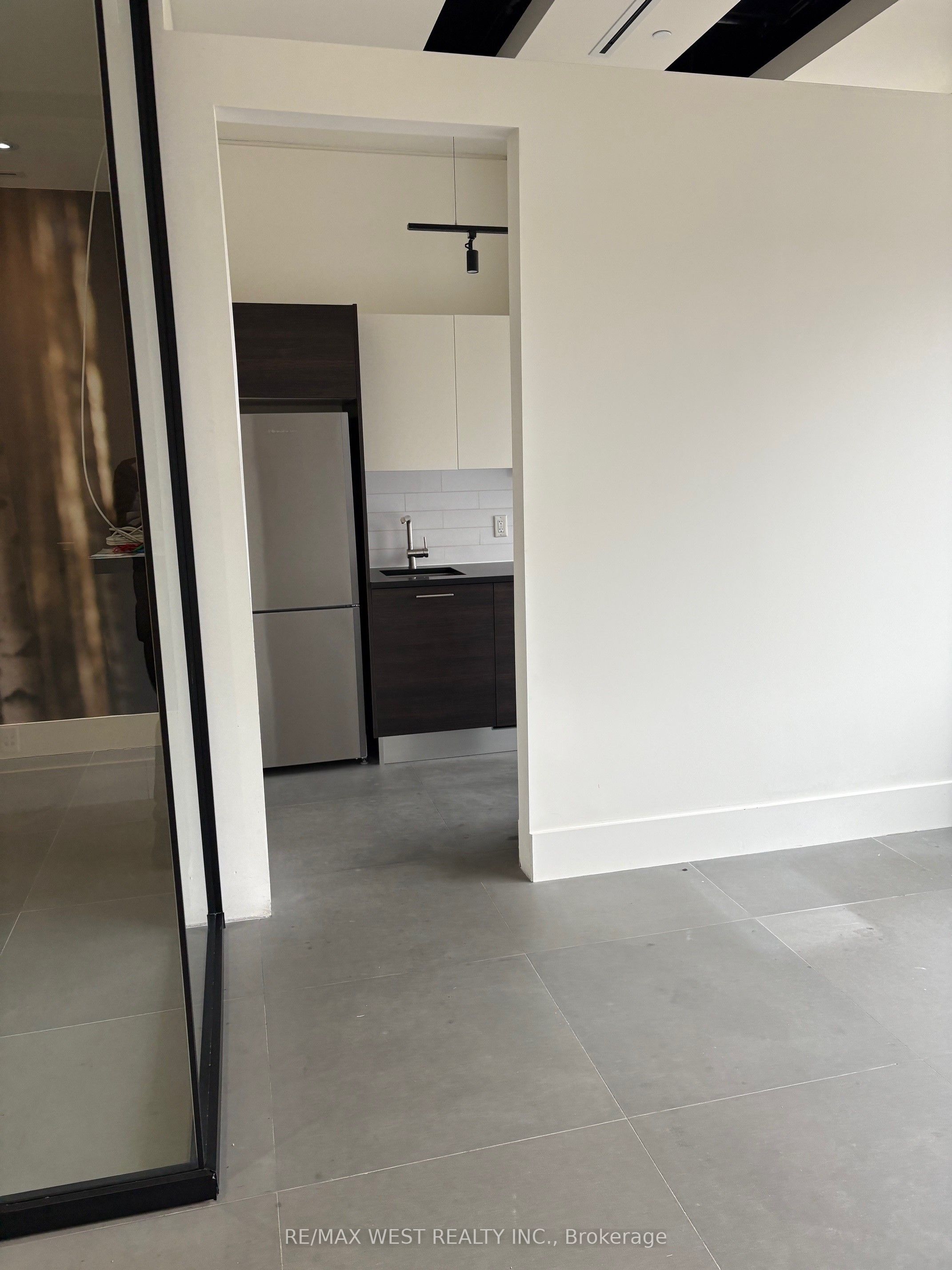10376 Yonge St Property Photo 12