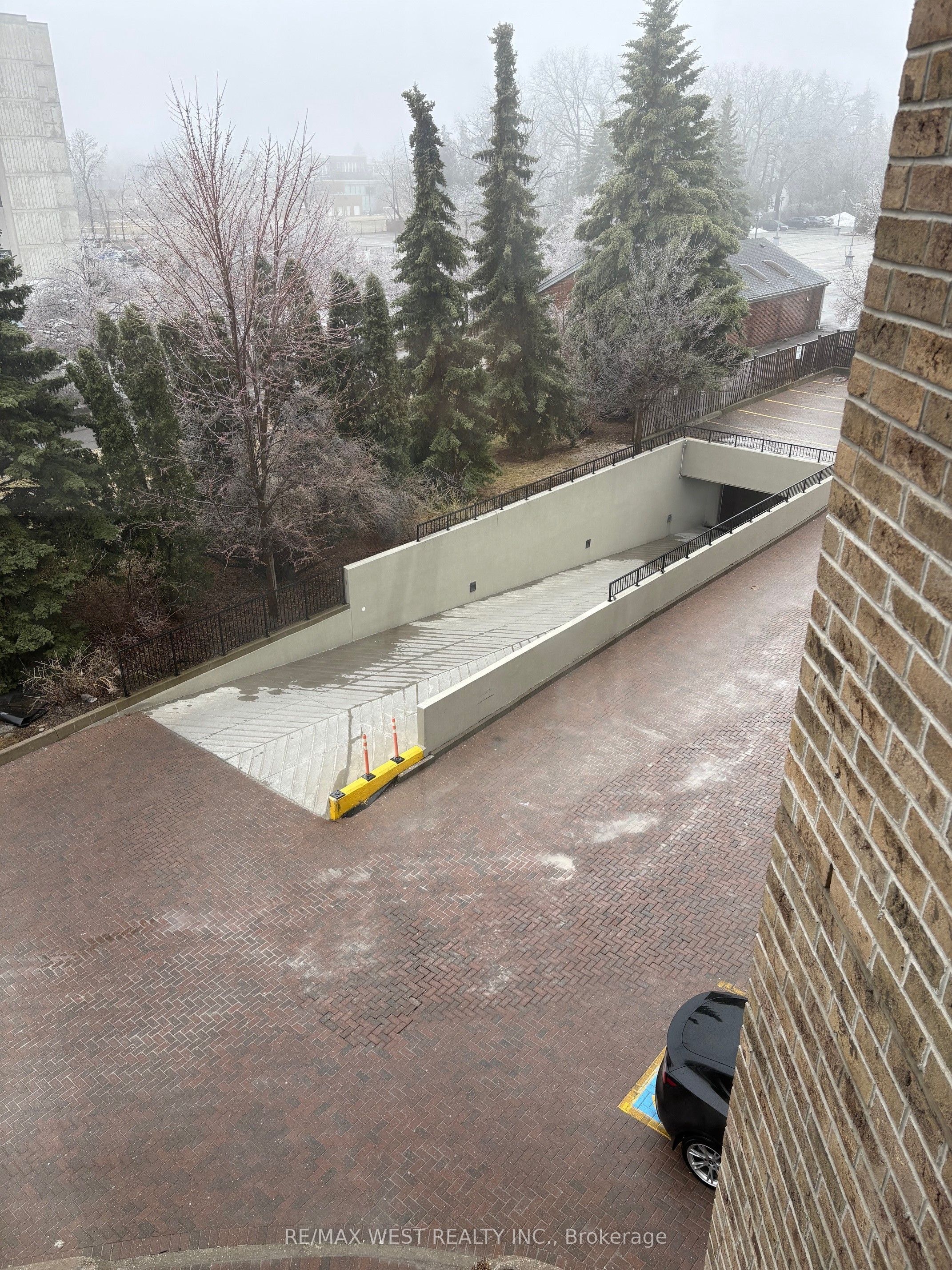 10376 Yonge St Property Photo 16