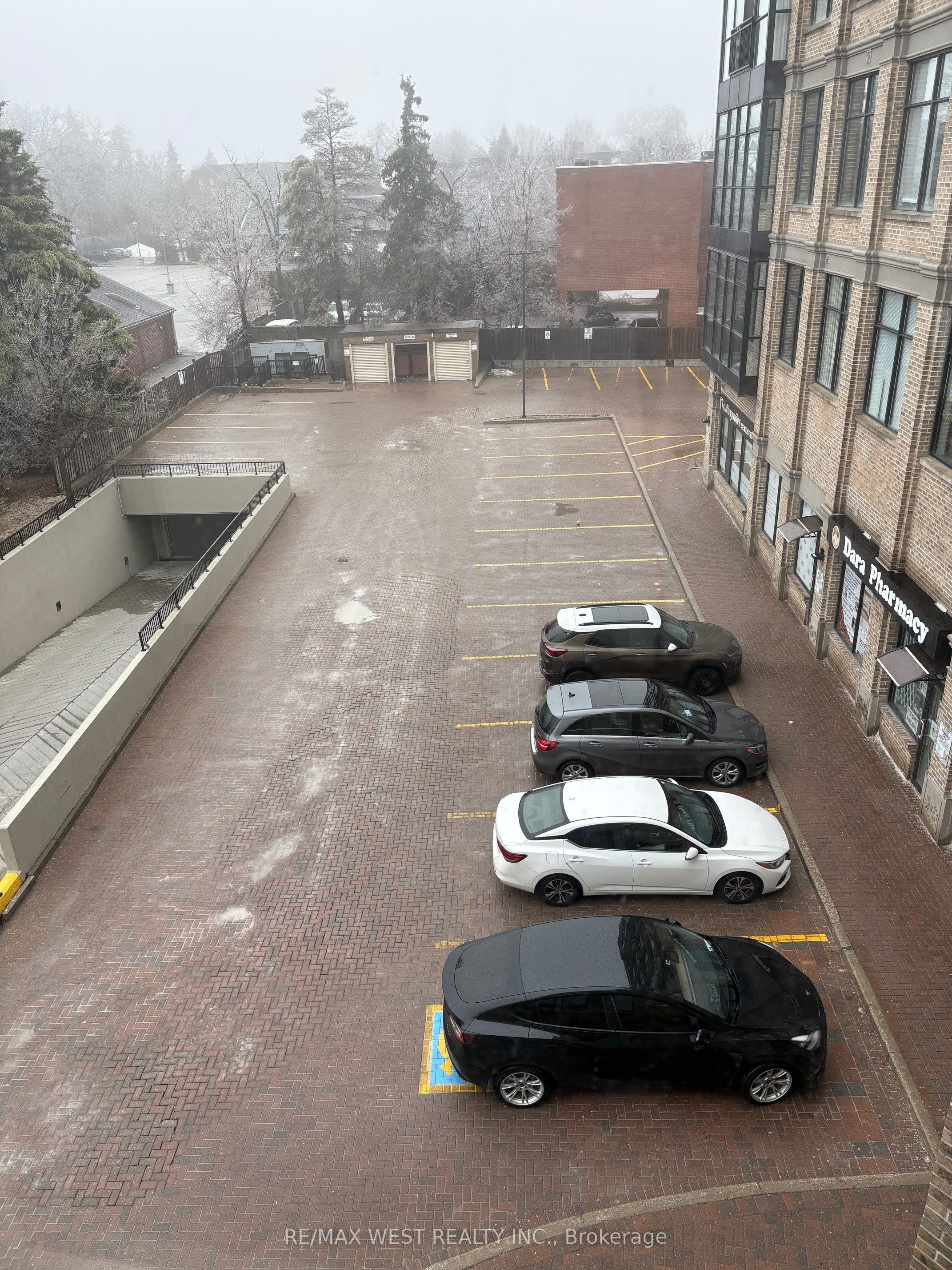 10376 Yonge St Property Photo 17