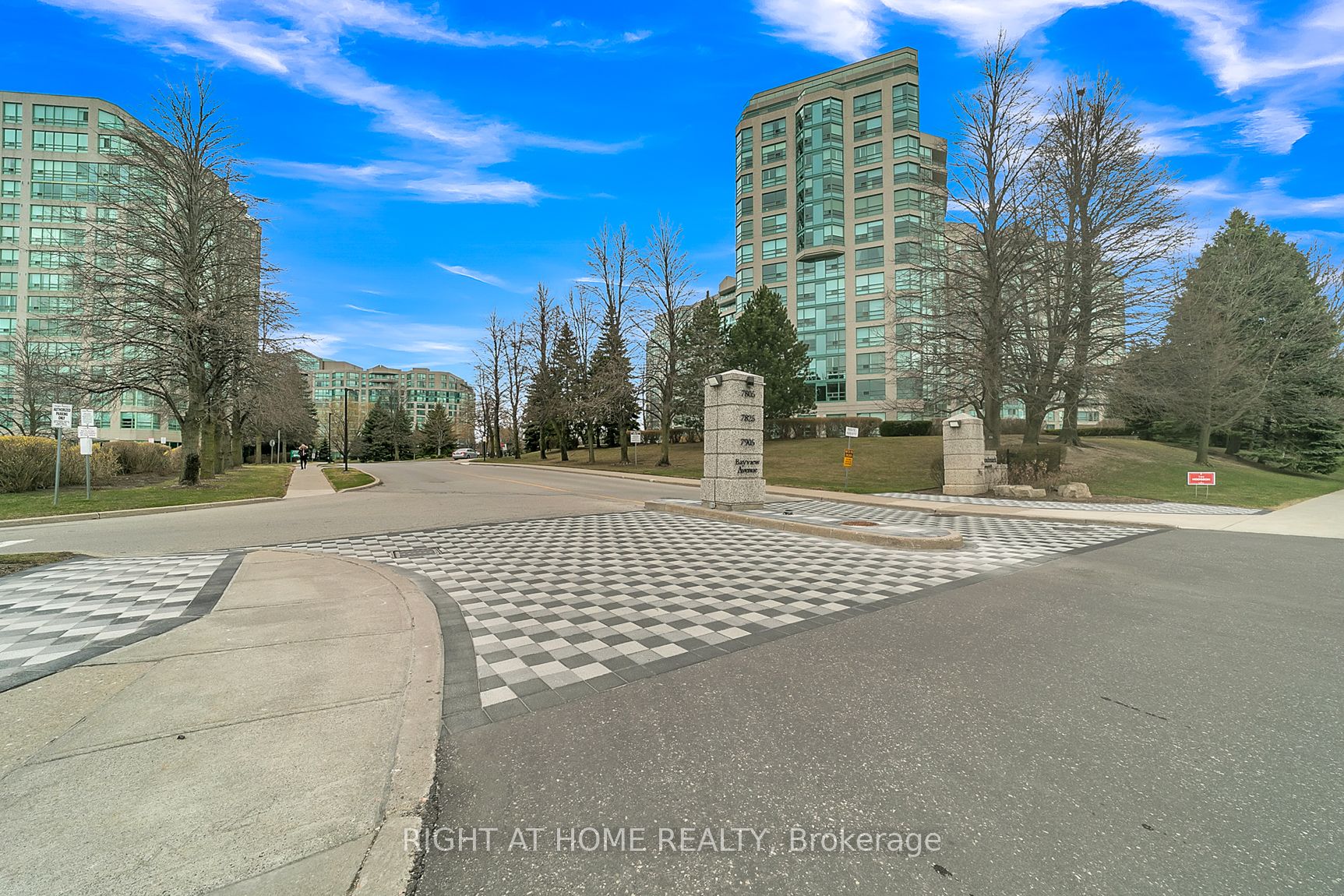 #901 - 7825 Bayview Avenue Property Photo 1