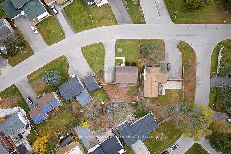 41 Hurricane Ave Property Photo 4