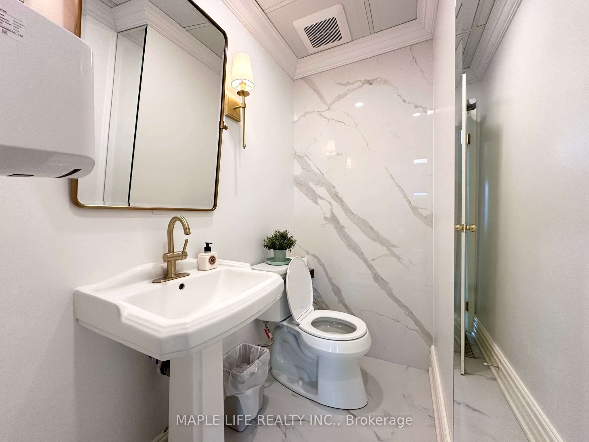 #5-b - 30 Wertheim Court Property Photo 21