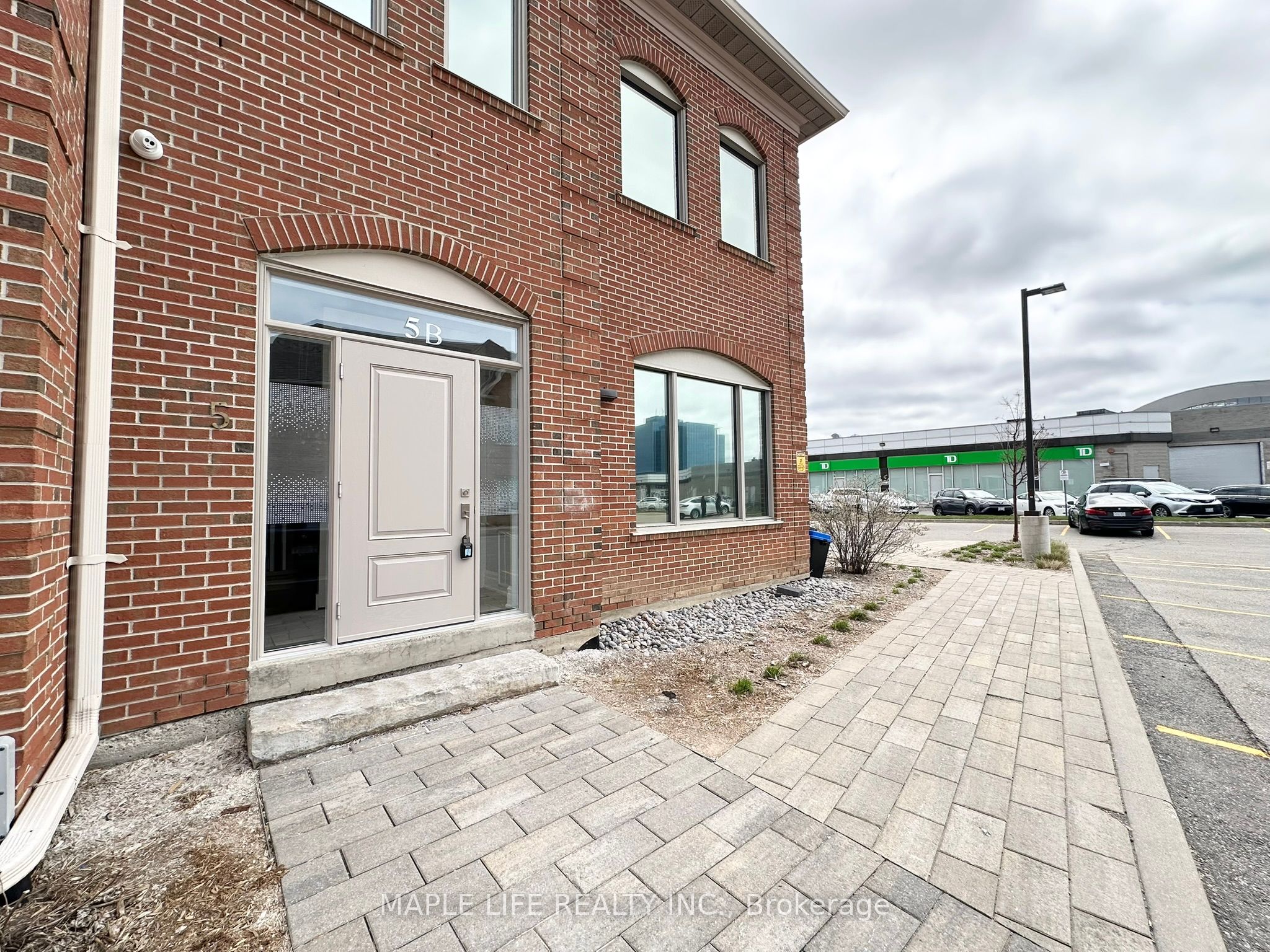#5-b - 30 Wertheim Court Property Photo 22