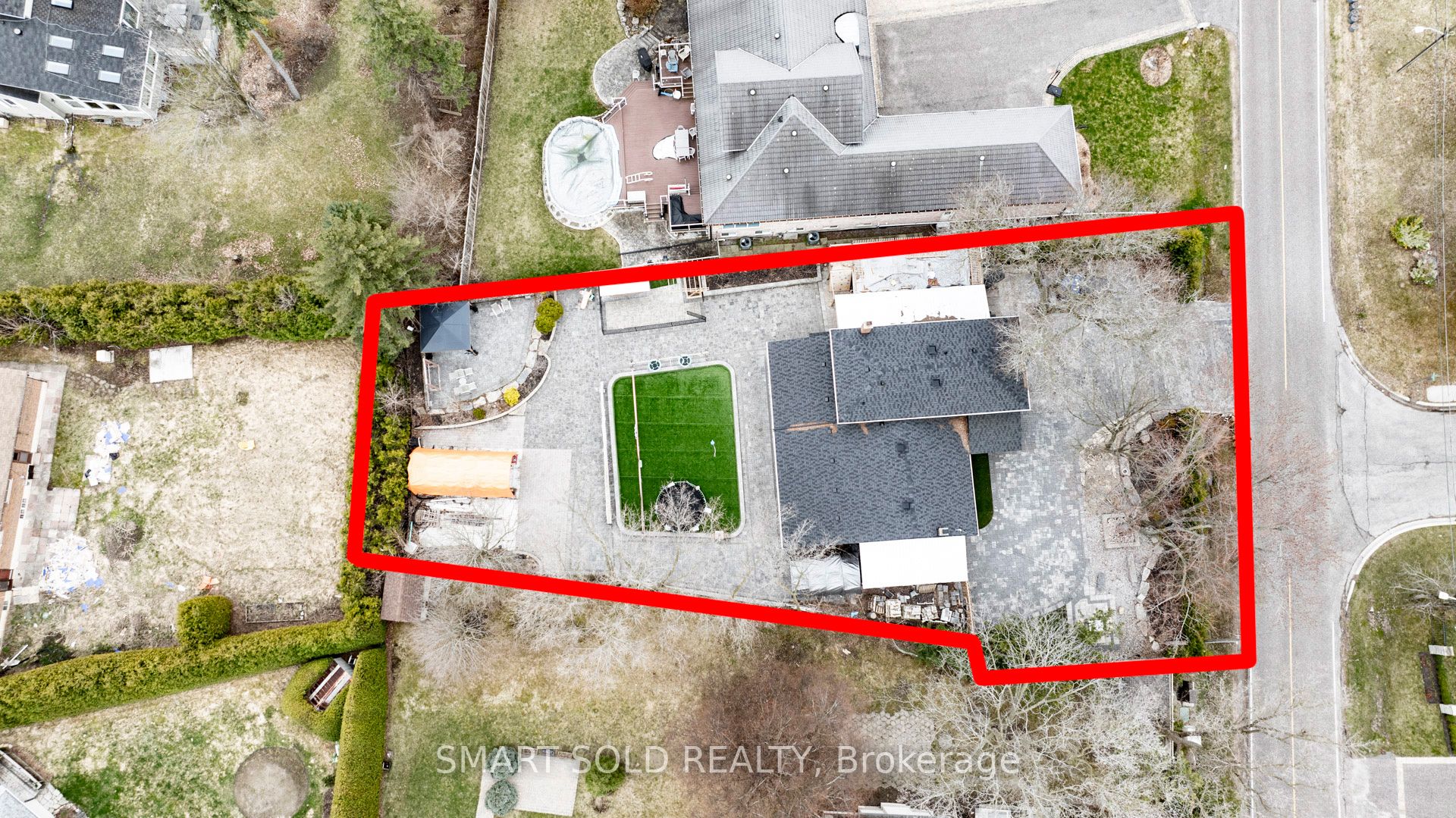 9 Oakcrest Avenue Property Photo 2