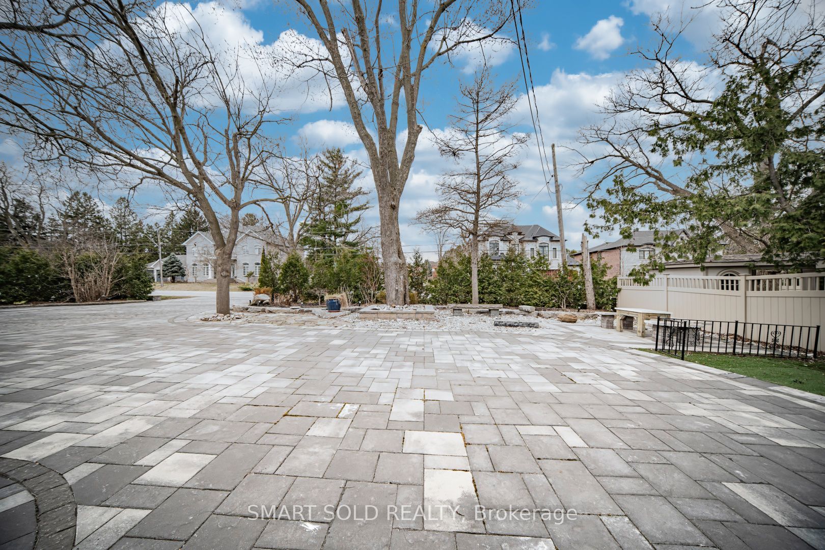 9 Oakcrest Avenue Property Photo 6