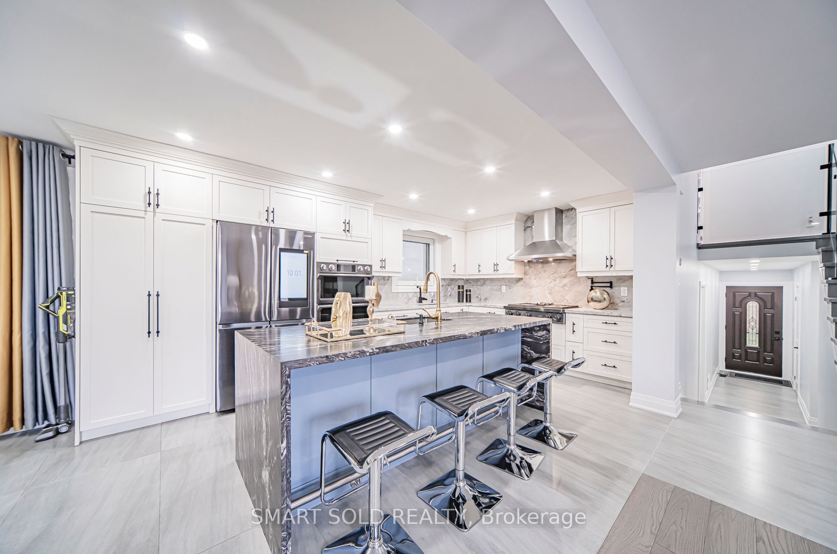 9 Oakcrest Avenue Property Photo 14