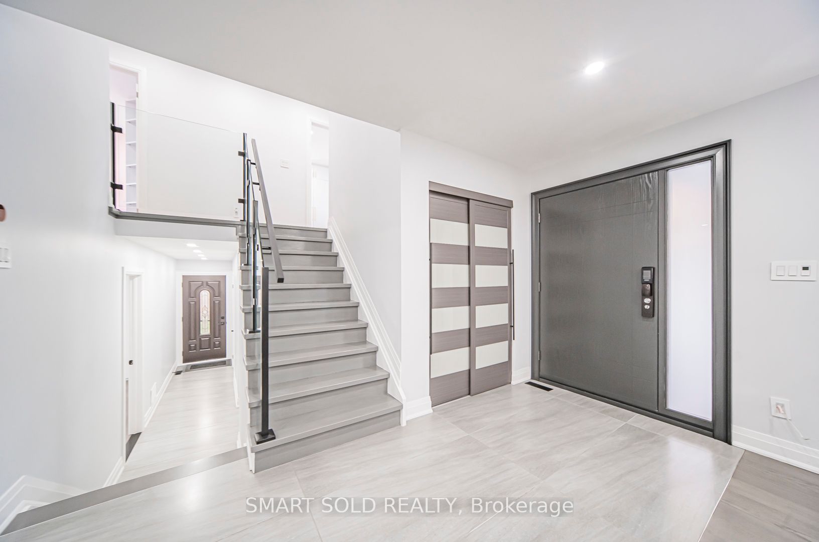 9 Oakcrest Avenue Property Photo 17