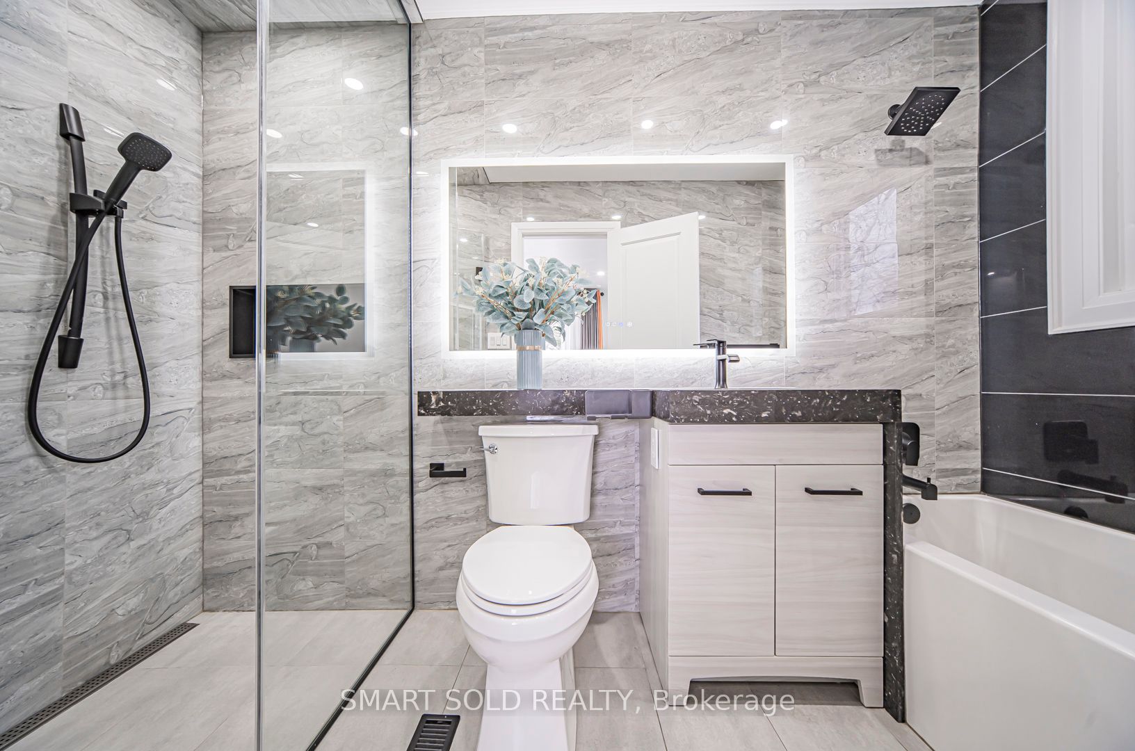 9 Oakcrest Avenue Property Photo 21