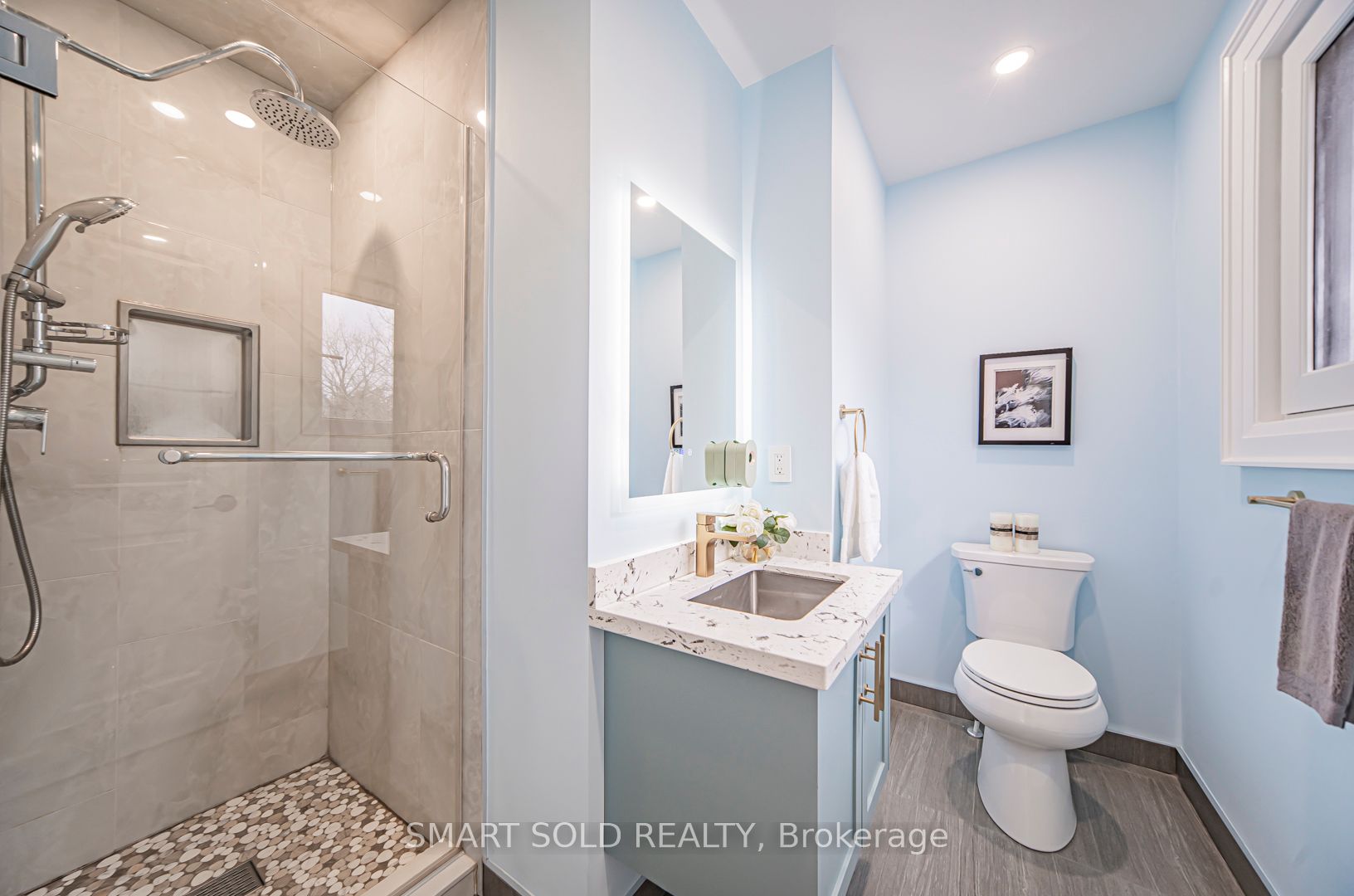 9 Oakcrest Avenue Property Photo 28