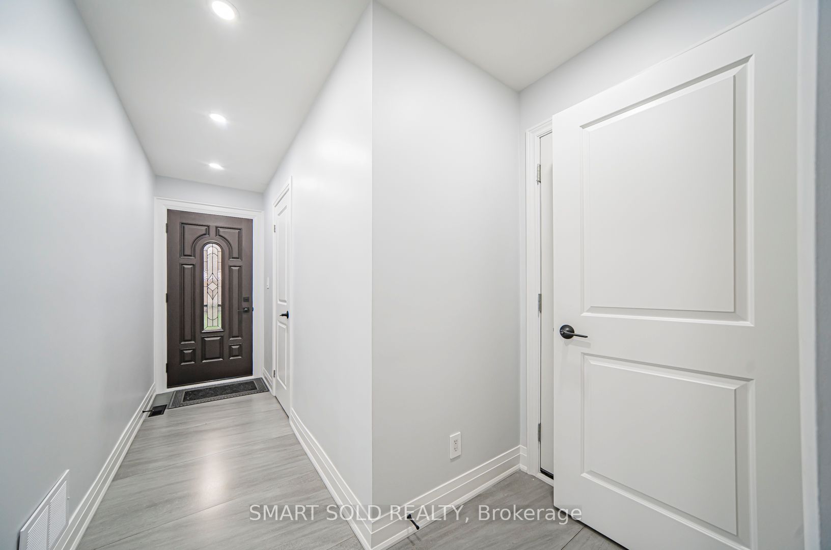 9 Oakcrest Avenue Property Photo 29