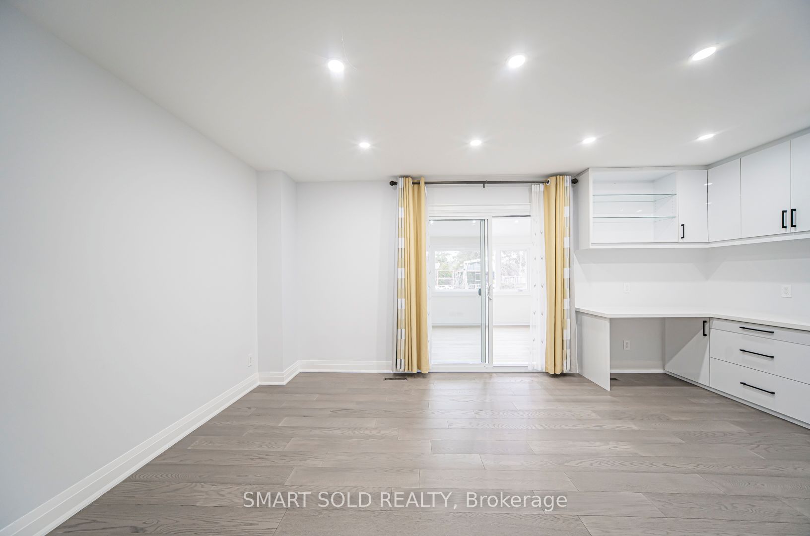 9 Oakcrest Avenue Property Photo 31