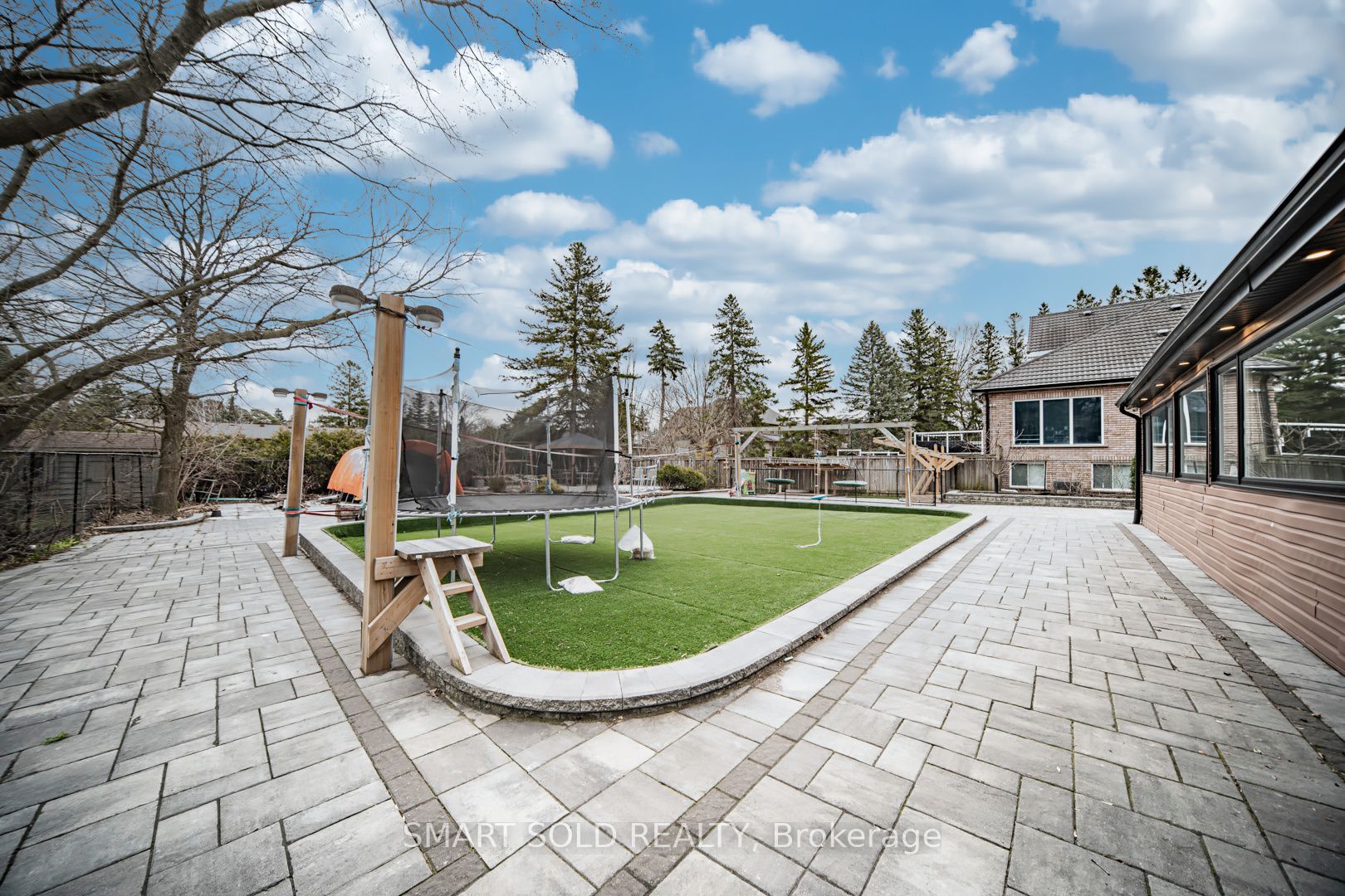 9 Oakcrest Avenue Property Photo 37