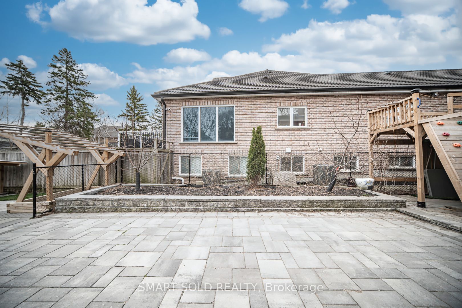 9 Oakcrest Avenue Property Photo 40