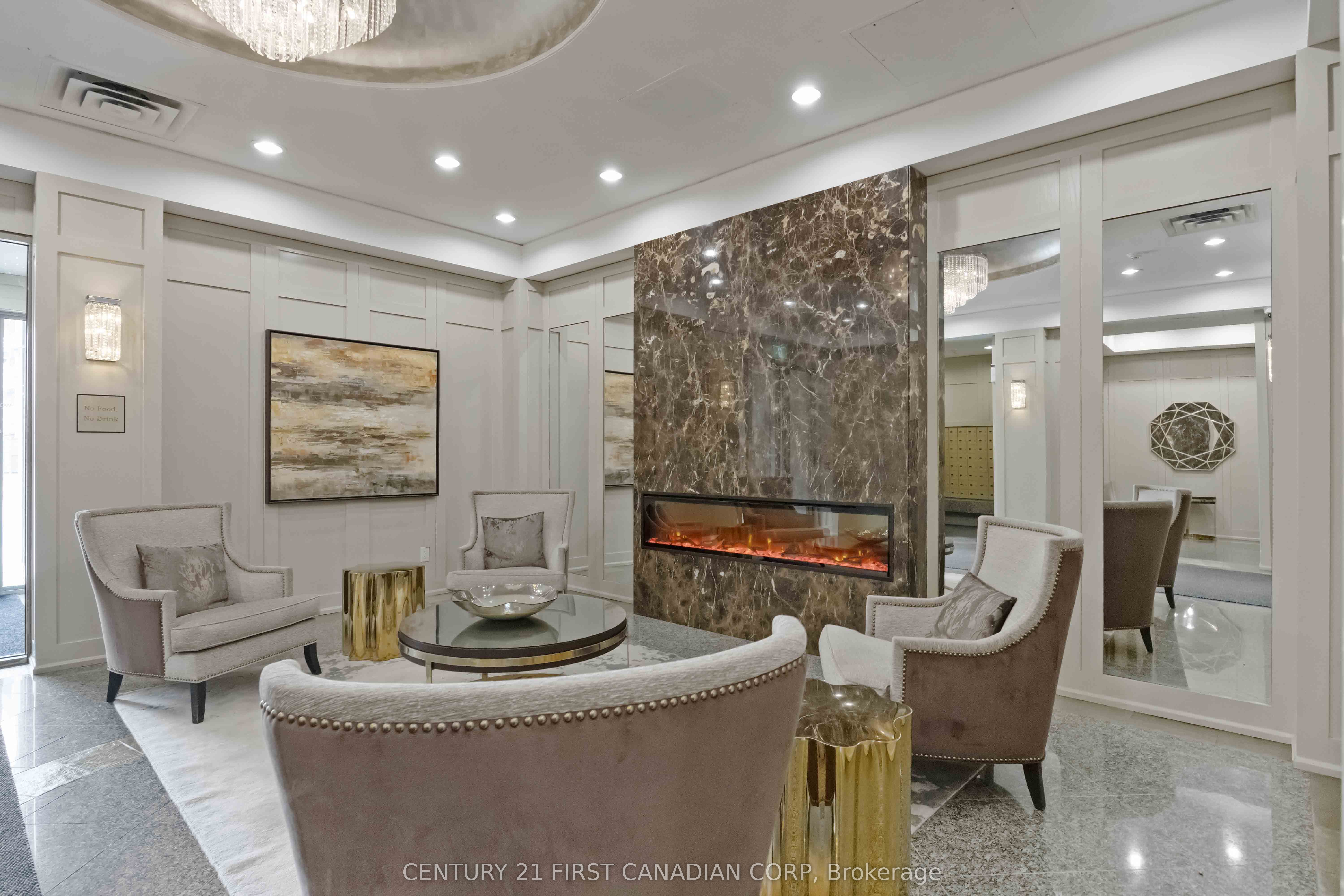 #1112 - 9 Northern Hts Drive Property Photo 2