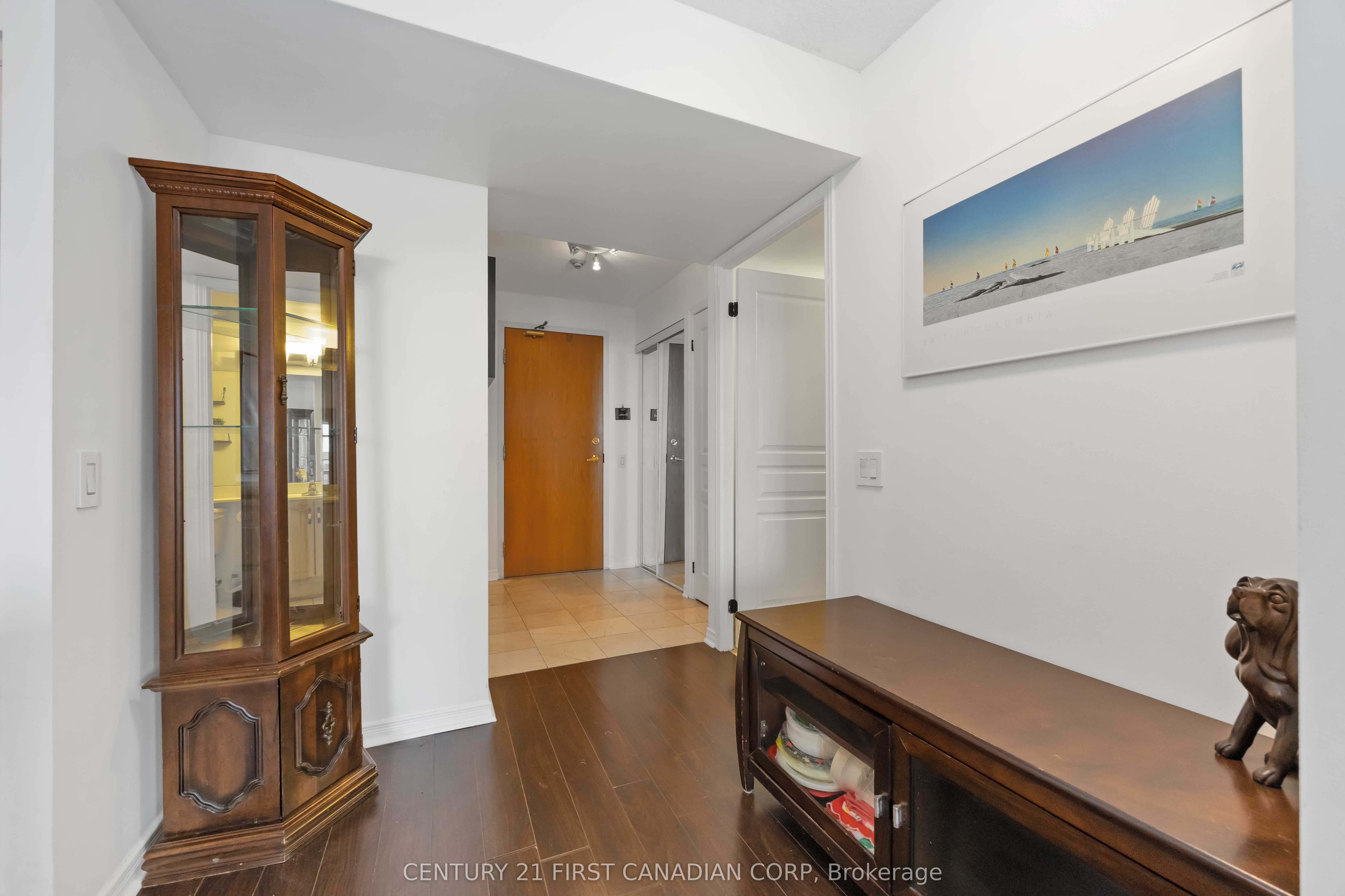 #1112 - 9 Northern Hts Drive Property Photo 7