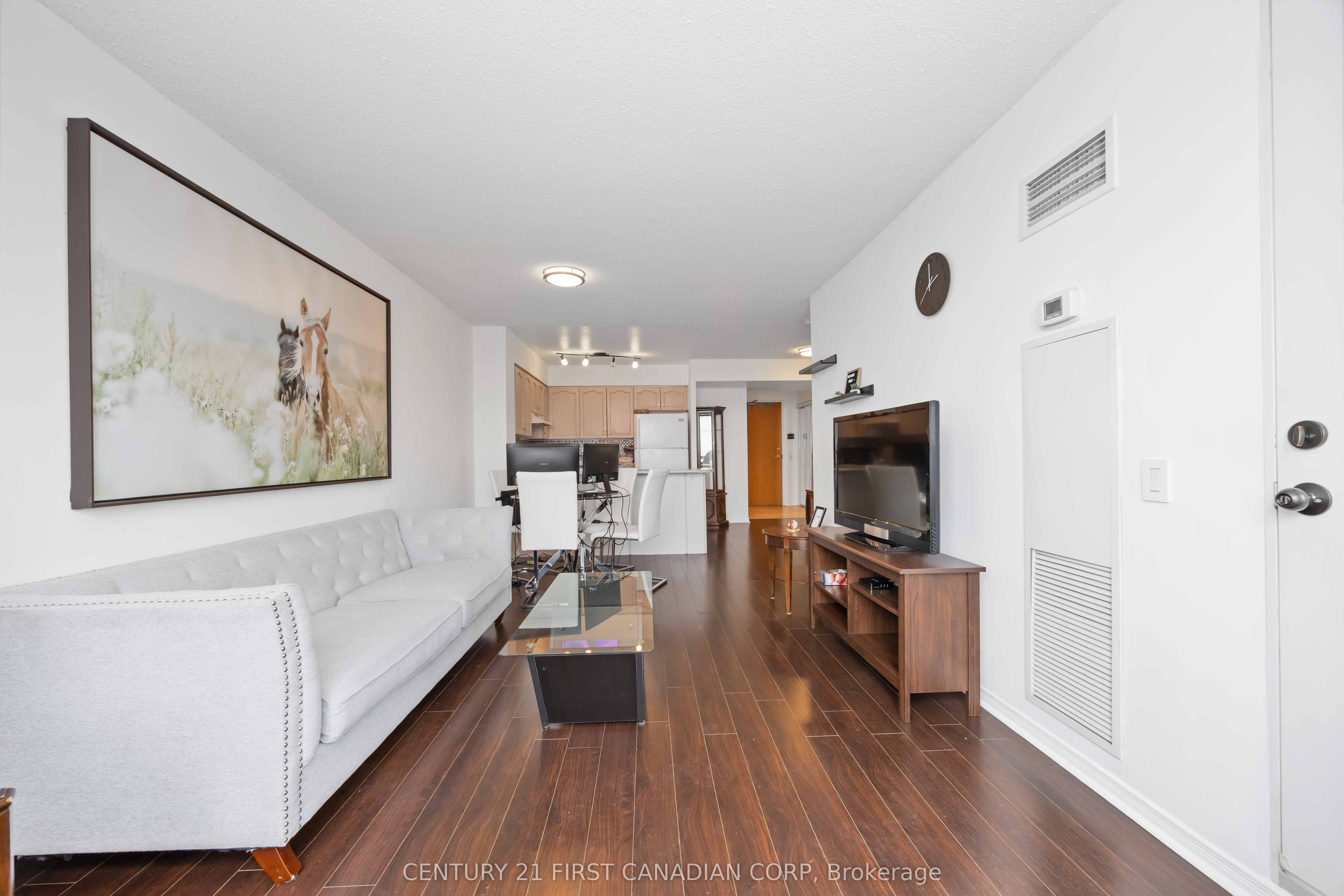 #1112 - 9 Northern Hts Drive Property Photo 17
