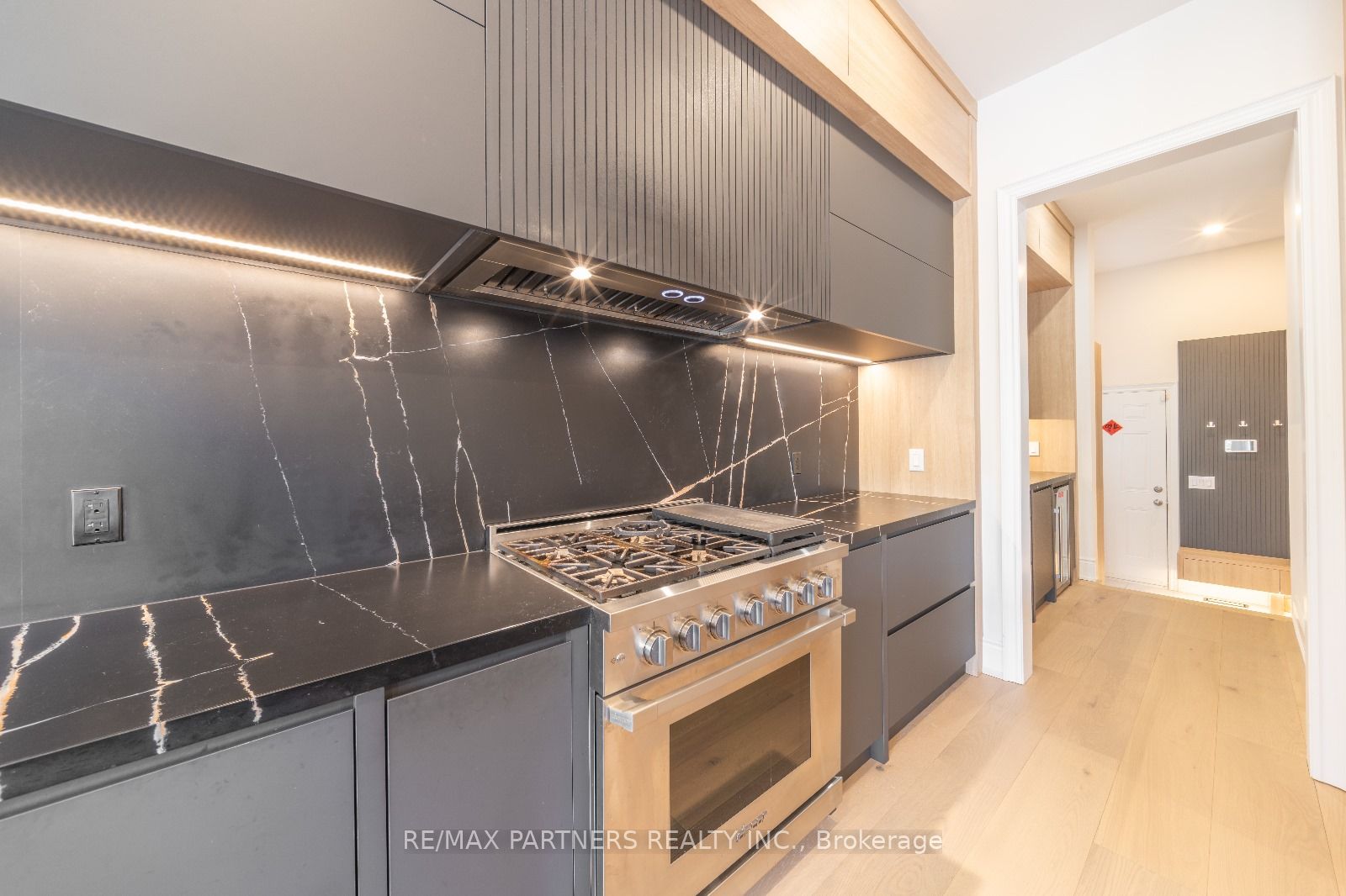 197 Steam Whistle Drive Property Photo 6
