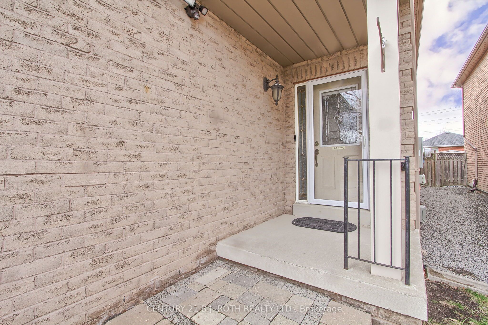 484 Menczel Crescent Property Photo 3