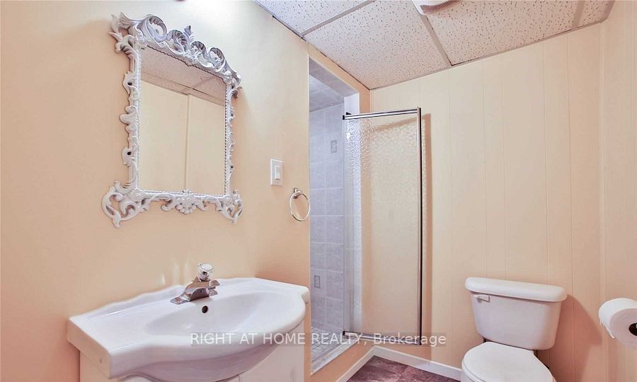 29 Holsworthy Crescent Basement Property Photo 12