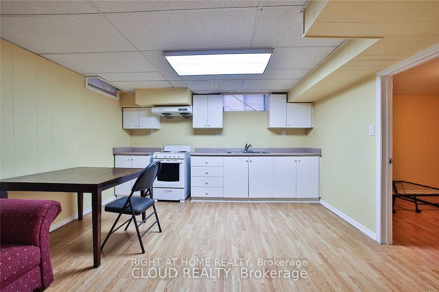 29 Holsworthy Crescent Basement Property Photo 15