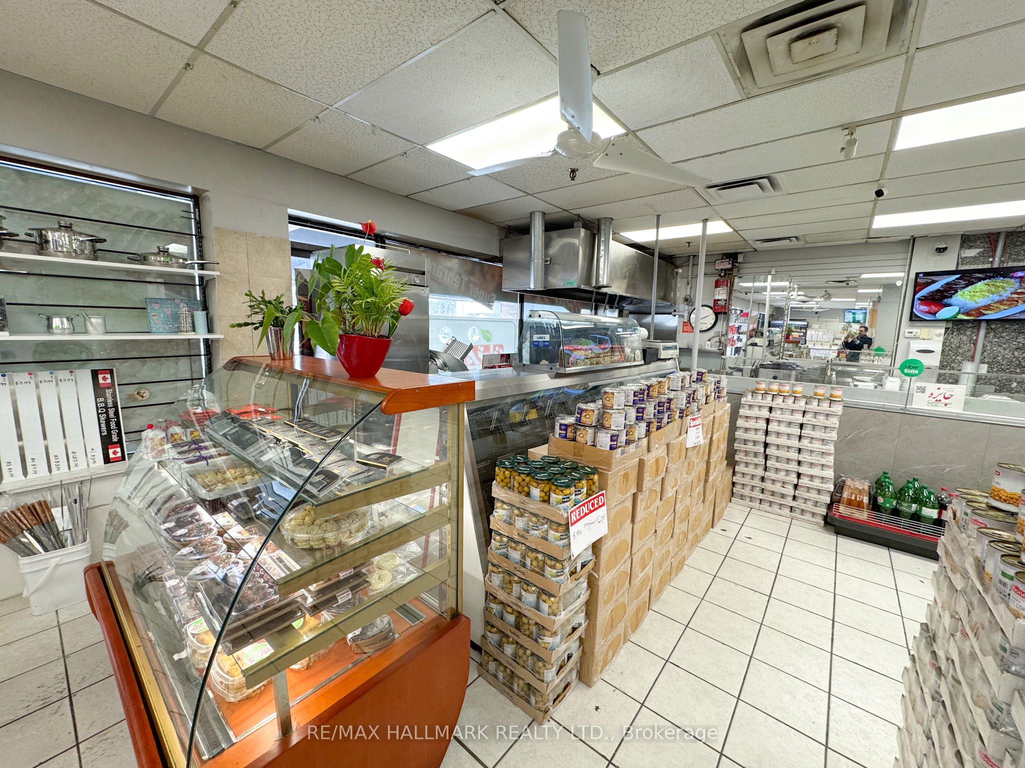 7327 Yonge Street Property Photo 11