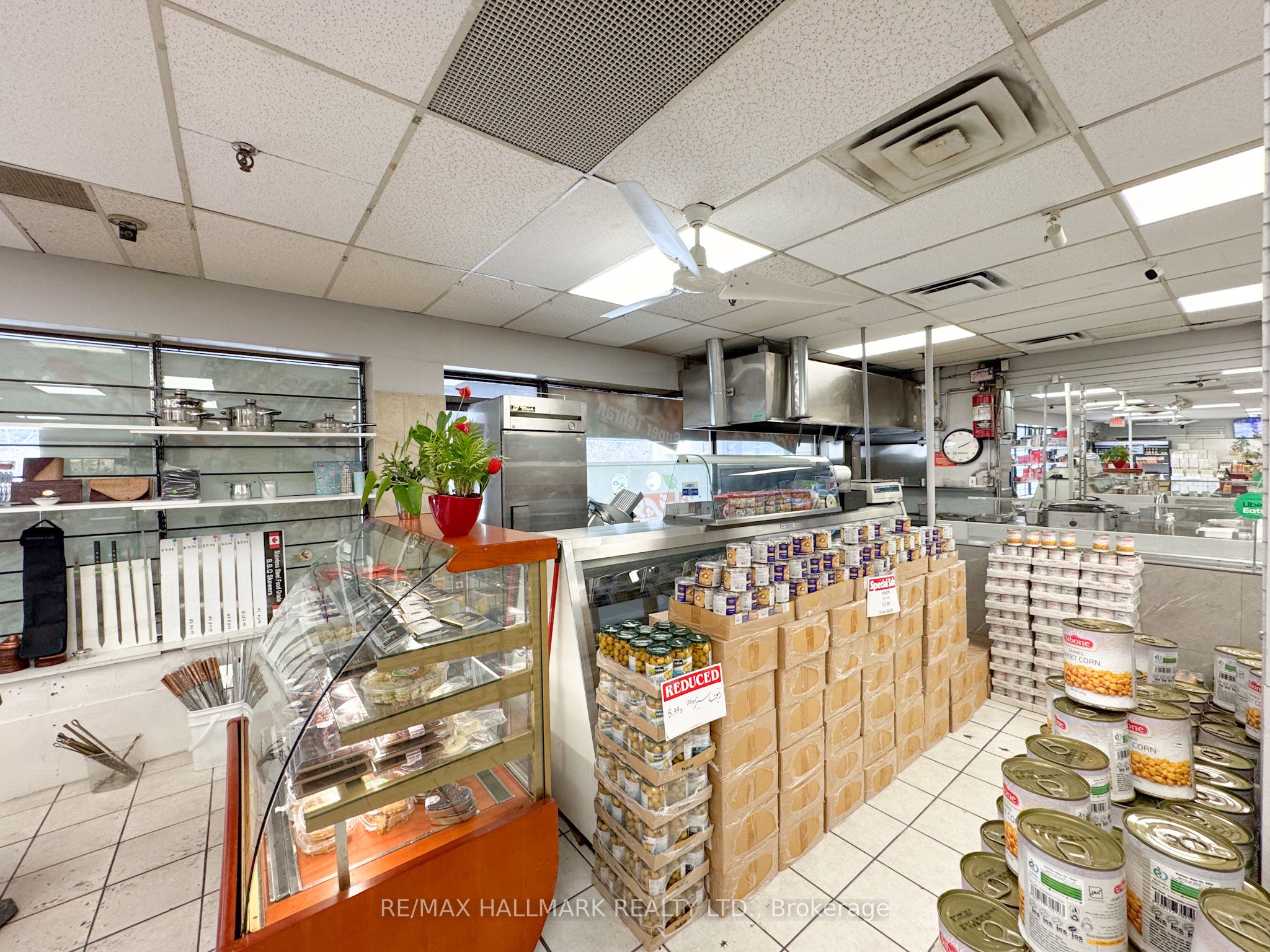 7327 Yonge Street Property Photo 12