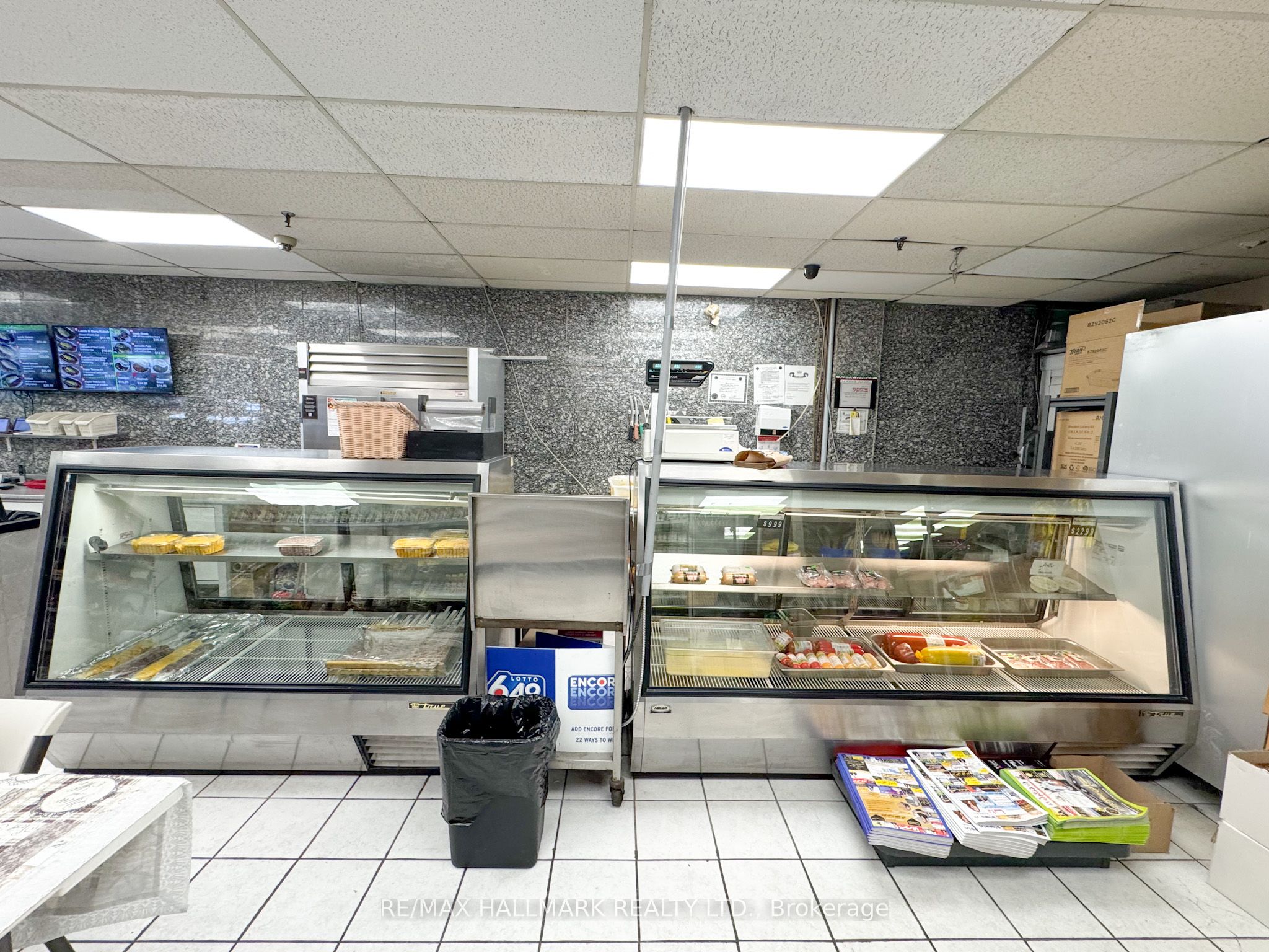 7327 Yonge Street Property Photo 21
