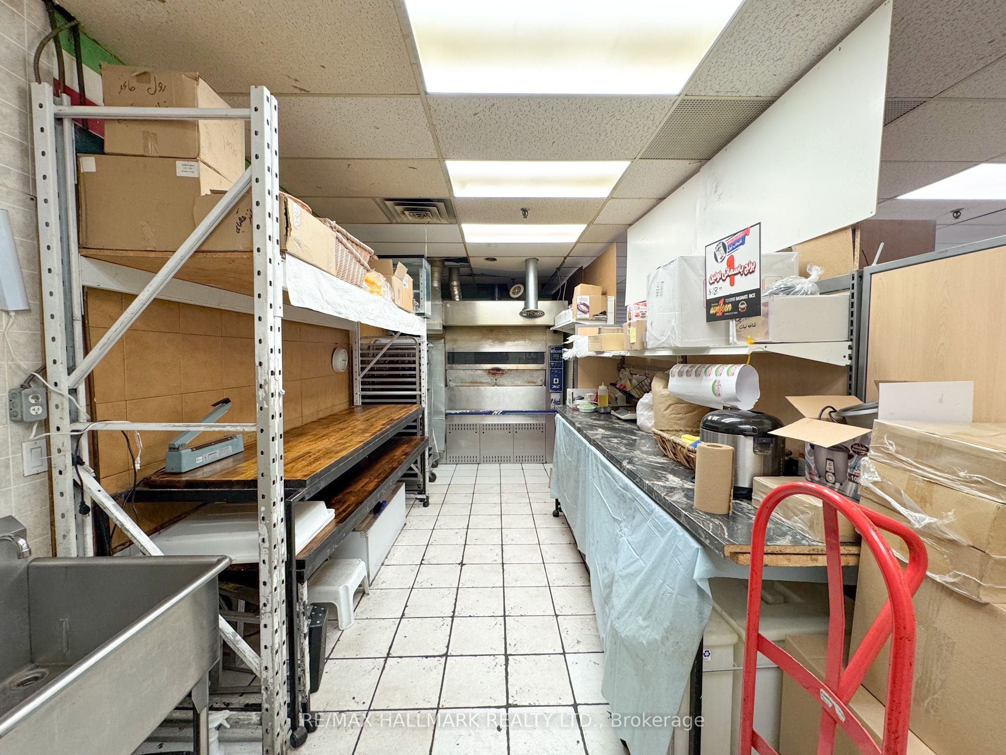 7327 Yonge Street Property Photo 25