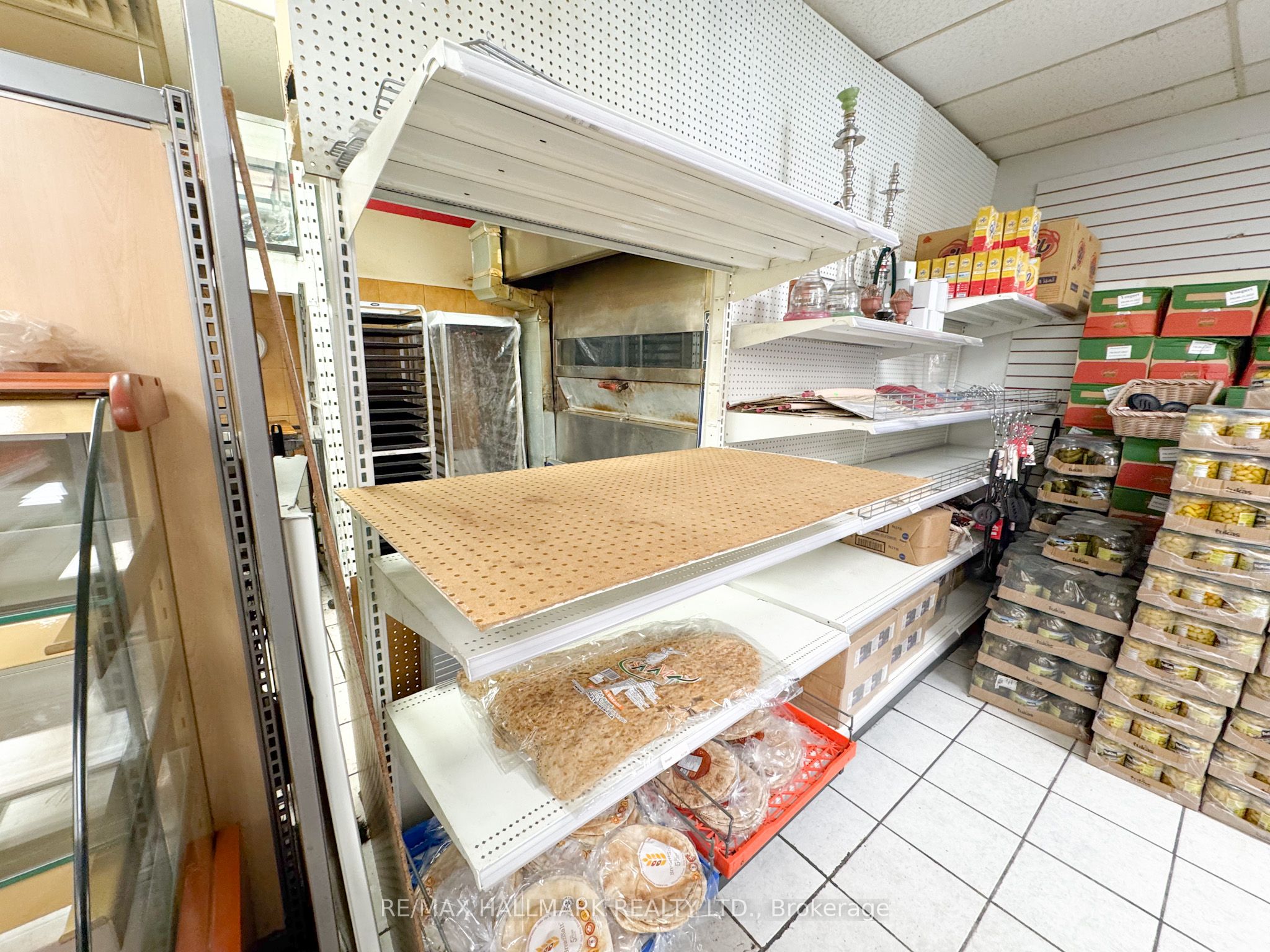 7327 Yonge Street Property Photo 27