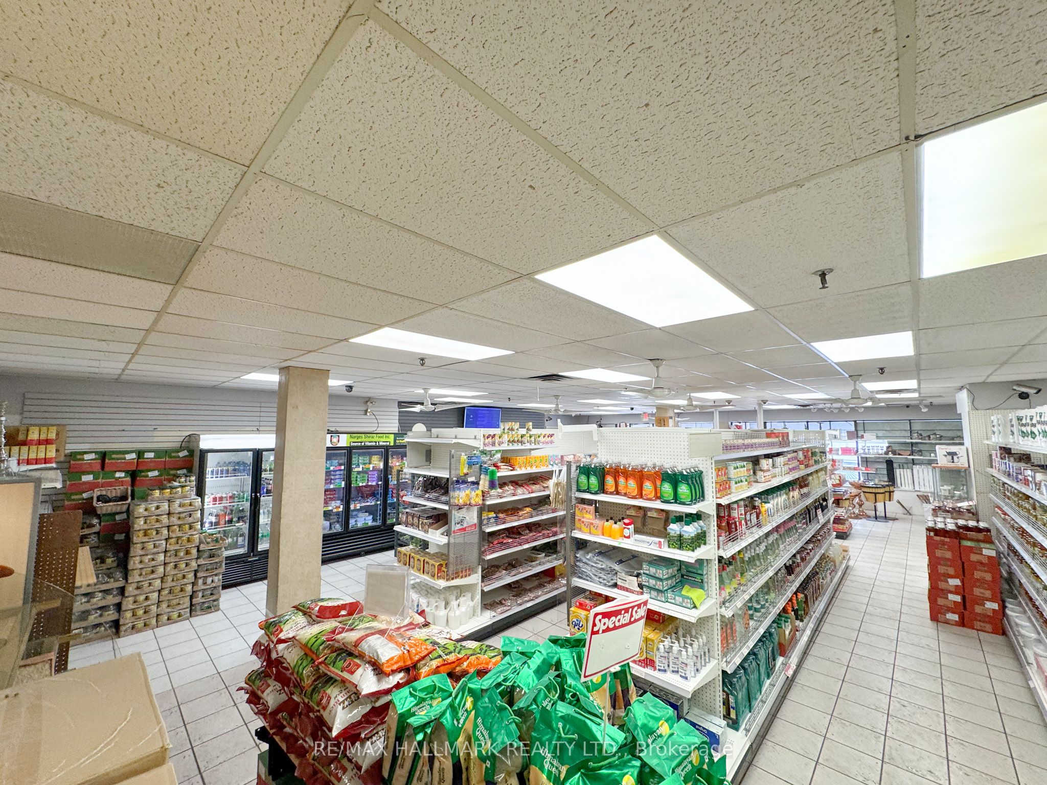 7327 Yonge Street Property Photo 28
