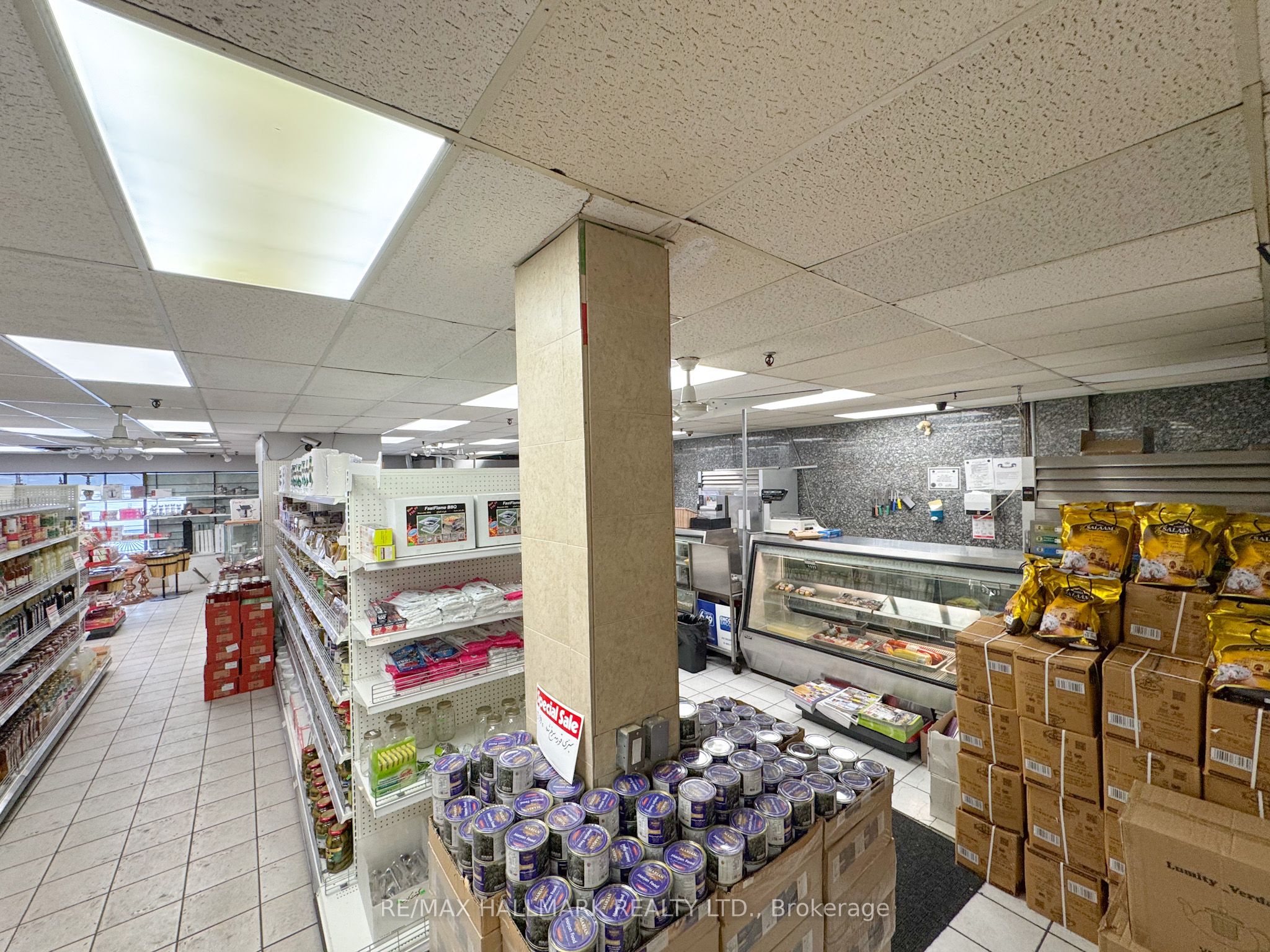 7327 Yonge Street Property Photo 29