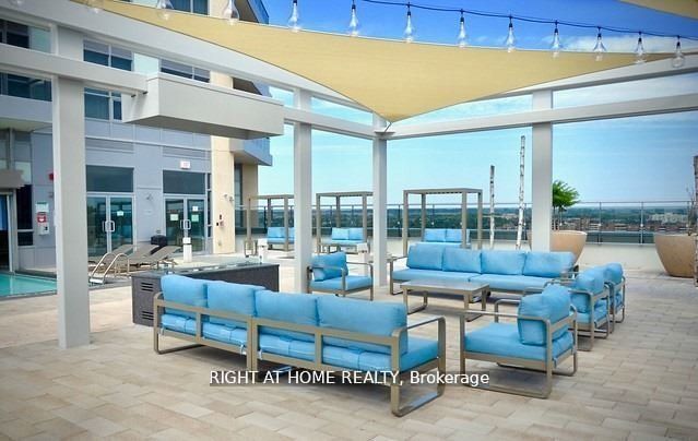 9199 Yonge Street 517 Property Photo 2