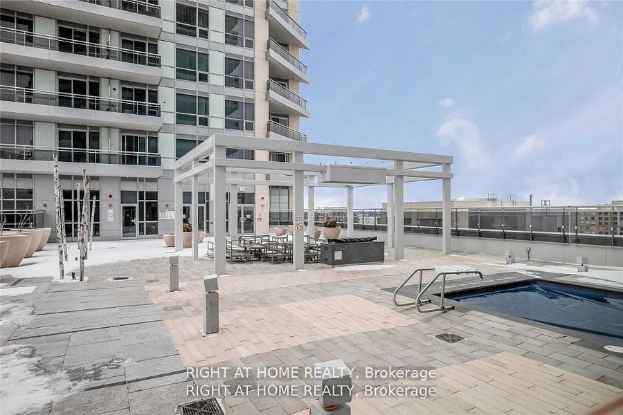 9199 Yonge Street 517 Property Photo 11