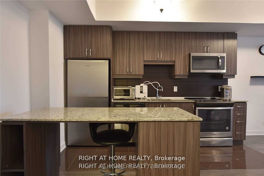 9199 Yonge Street 517 Property Photo 14