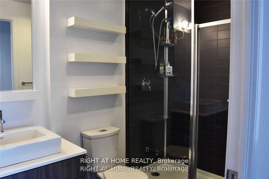 9199 Yonge Street 517 Property Photo 15