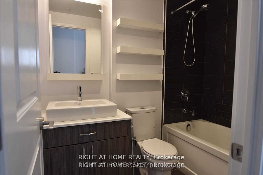 9199 Yonge Street 517 Property Photo 16